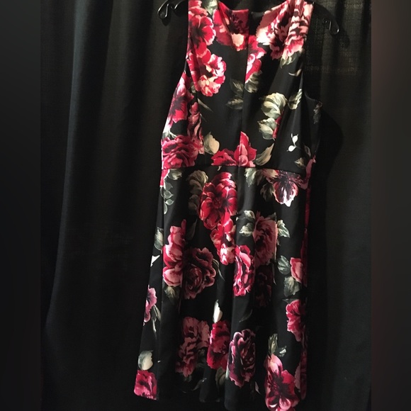 Jessica Simpson Rose Dress 🌹 - Picture 10 of 13